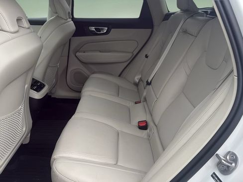 Used 2025 Volvo XC60 B5 Ultra w/ Protection Package Premier AWD/4WD image 12