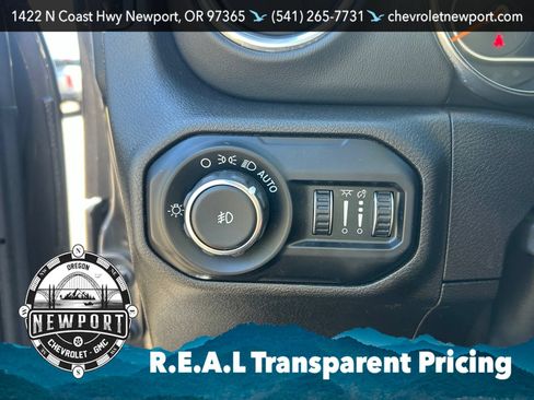 Used 2019 Jeep Wrangler Unlimited Sahara AWD/4WD image 16
