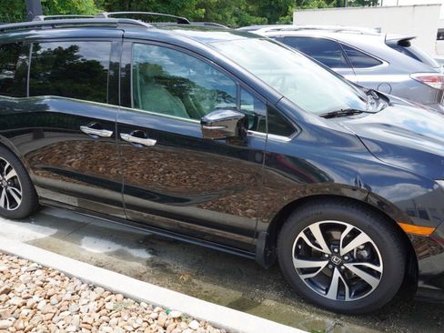 Used 2018 Honda Odyssey Elite image 4