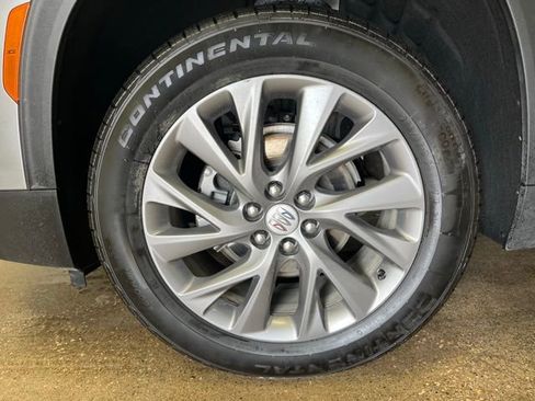 Used 2025 Buick Enclave Preferred AWD/4WD image 29