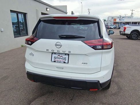 Used 2025 Nissan Rogue S image 7