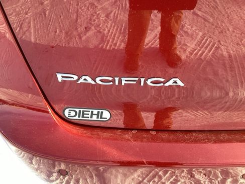 New 2026 Chrysler Pacifica Limited image 10