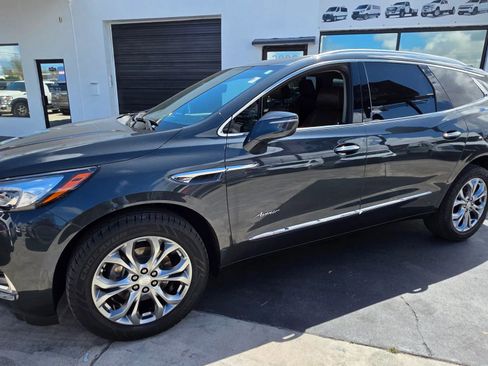 Used 2018 Buick Enclave Avenir w/ Avenir Technology Package image 2