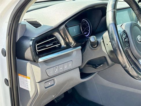 Used 2020 Kia Niro LXS FWD image 10