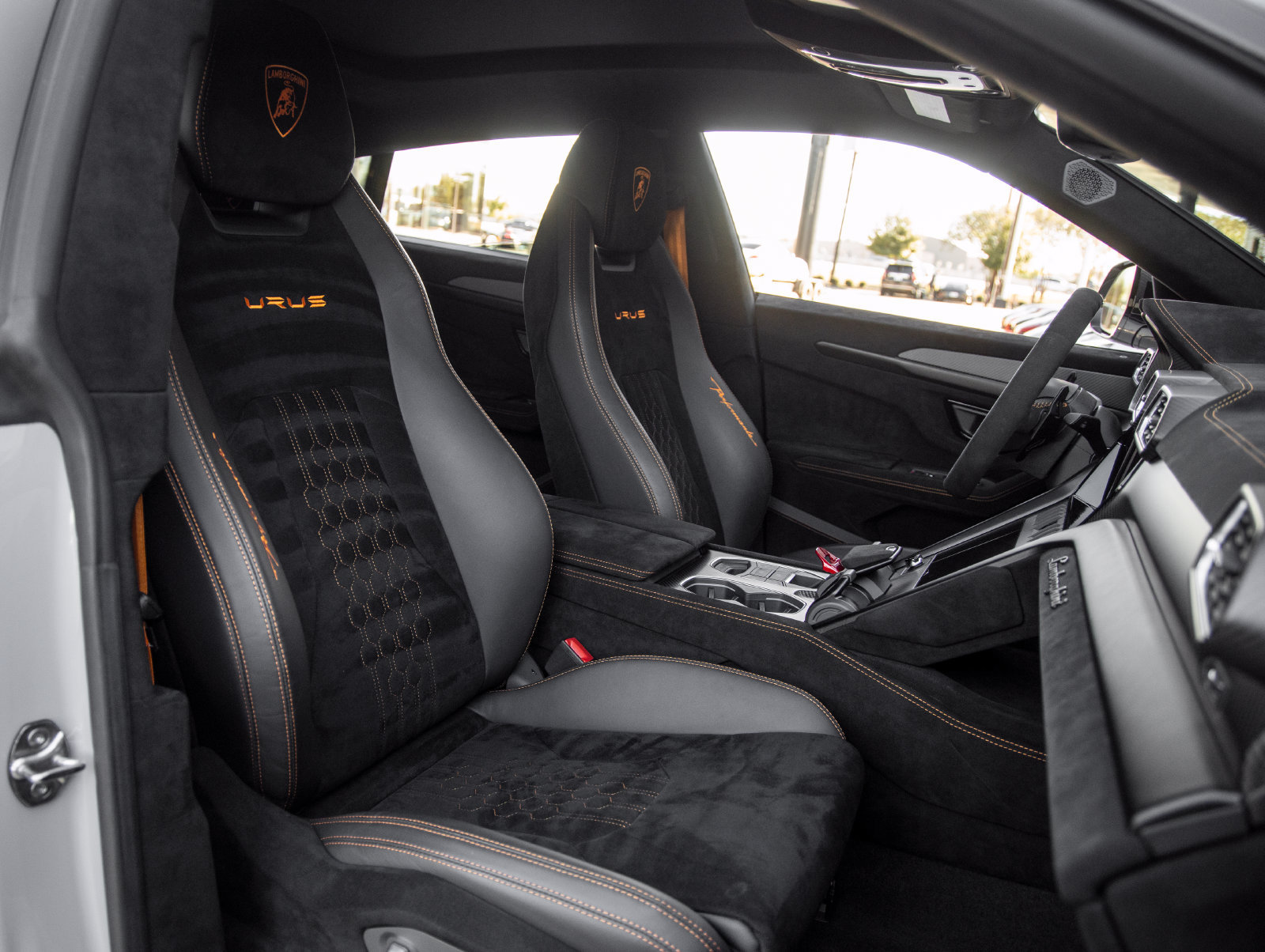 Used 2024 Lamborghini Urus Performante AWD/4WD image 61