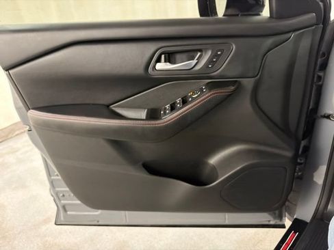 Used 2025 Nissan Rogue SV w/ Rock Creek Premium Package AWD/4WD image 19