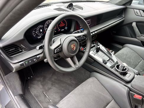 Used 2026 Porsche 911 Carrera GTS RWD image 27