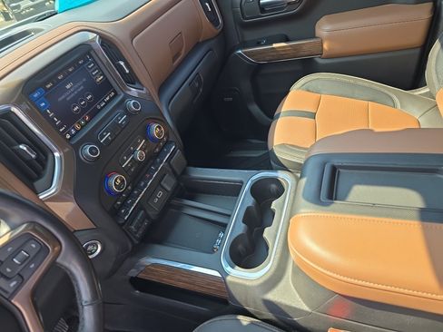 Used 2020 Chevrolet Silverado 1500 High Country w/ Technology Package AWD/4WD image 18
