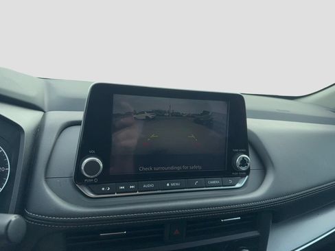 Used 2025 Nissan Rogue SV AWD/4WD image 19