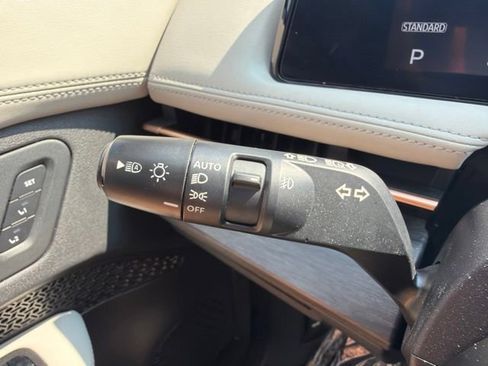 Used 2023 Nissan Ariya FWD image 23