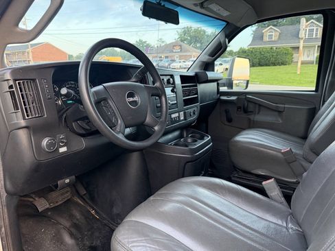 Used 2018 GMC Savana 3500 Extended w/ Driver Convenience Package RWD image 14