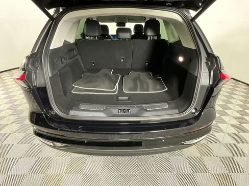 Used 2025 Lincoln Nautilus Premier AWD/4WD image 26