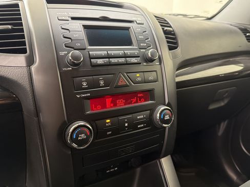 Used 2011 Kia Sorento EX FWD image 21