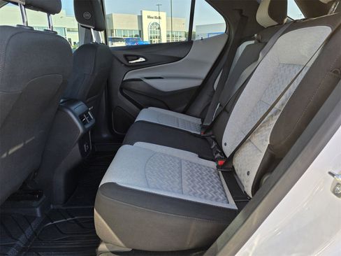 Used 2022 Chevrolet Equinox LT image 23