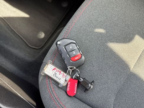 Used 2025 Jeep Wrangler Unlimited Rubicon image 21