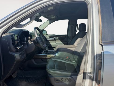 Used 2025 Chevrolet Silverado 1500 LT Trail Boss w/ Convenience Package II image 9