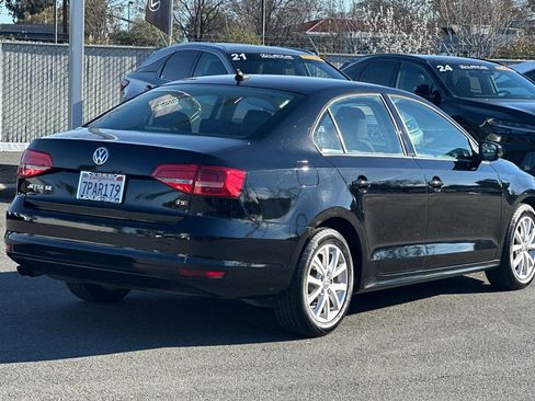 Used 2015 Volkswagen Jetta SE image 4