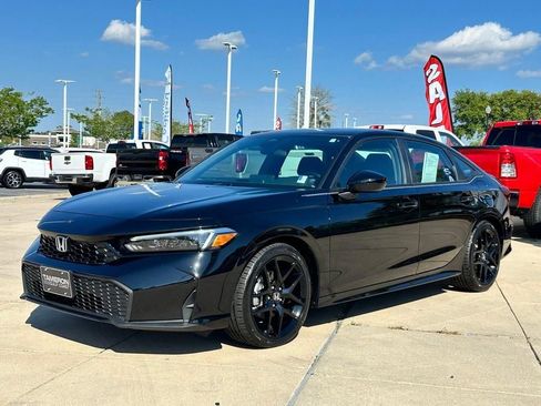 Used 2025 Honda Civic Sport image 4