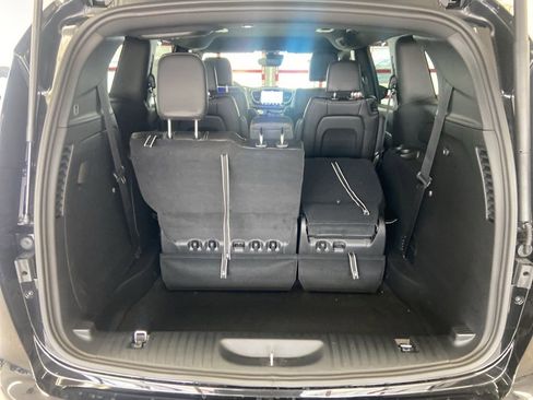 New 2026 Chrysler Pacifica Select image 13