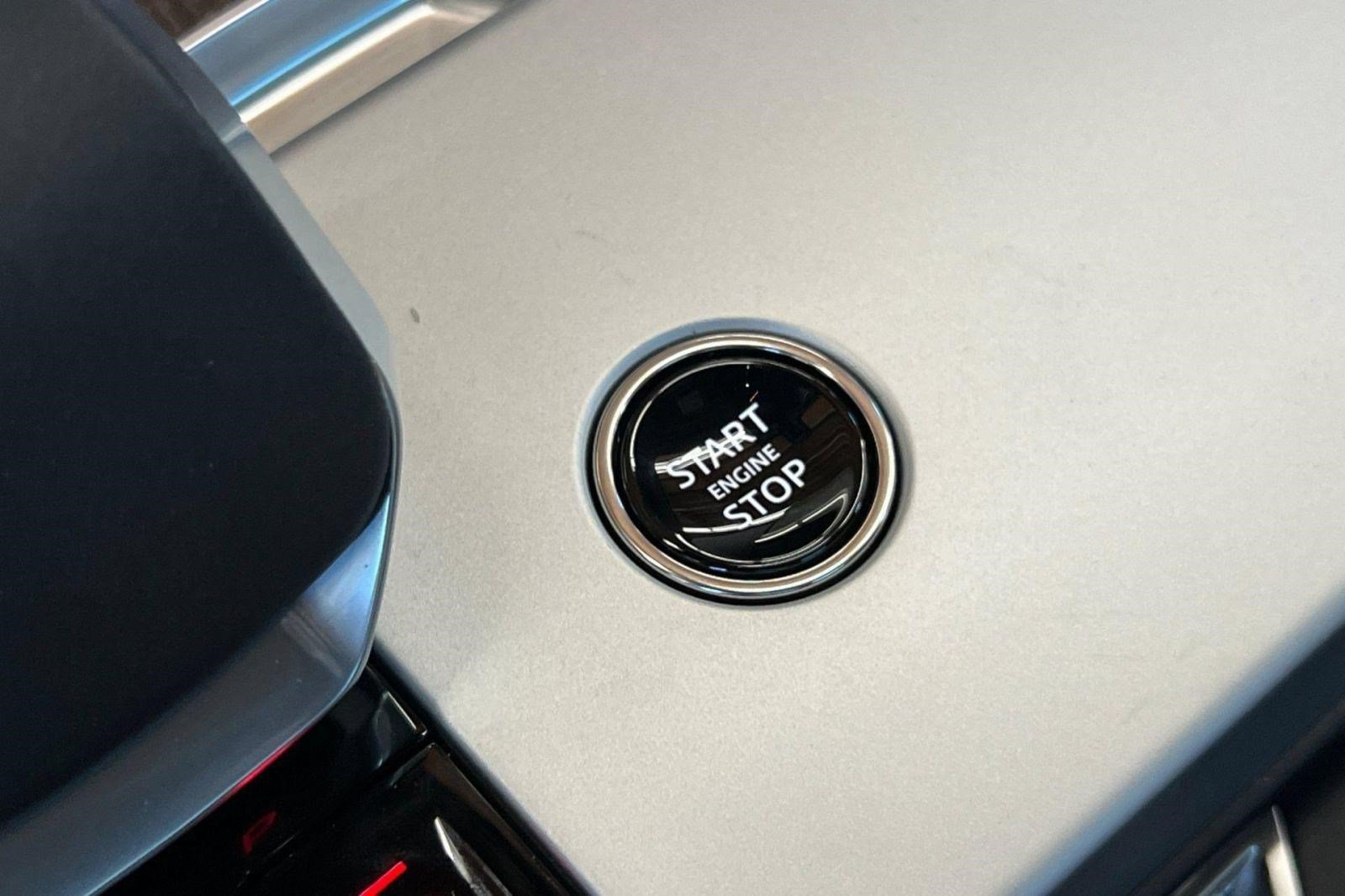 New 2026 Land Rover Range Rover SE AWD/4WD image 13