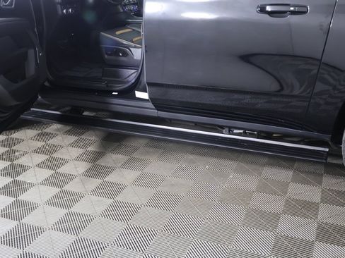 Used 2023 GMC Yukon XL AT4 image 23