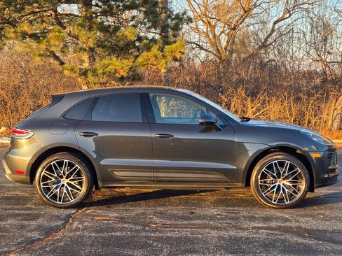 Used 2025 Porsche Macan image 8
