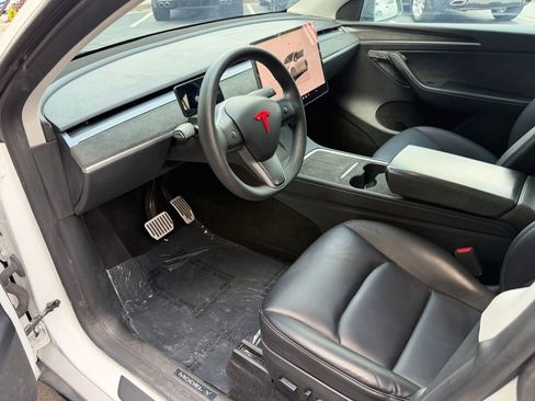 Used 2023 Tesla Model Y Long Range AWD/4WD image 24