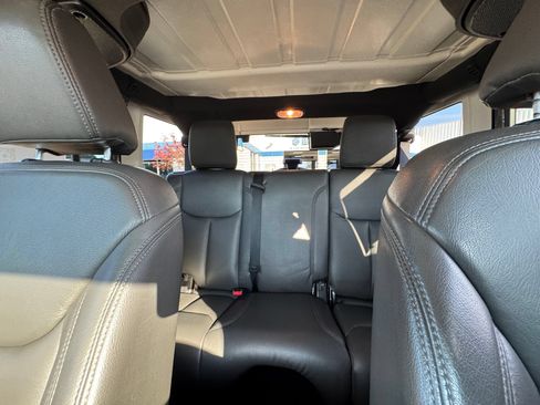 Used 2017 Jeep Wrangler Unlimited Sport w/ Quick Order Package 24S AWD/4WD image 32