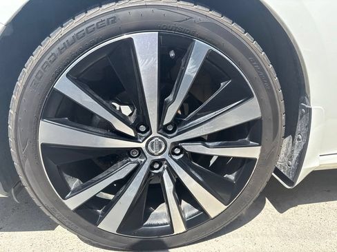 Used 2020 Nissan Altima 2.5 SR FWD image 3