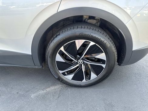Used 2022 Volkswagen ID.4 Pro image 7