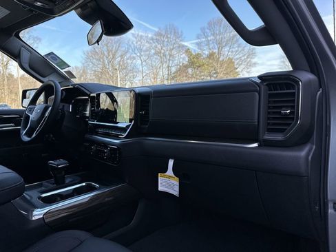 Used 2025 Chevrolet Silverado 1500 LT Trail Boss w/ Convenience Package II image 30