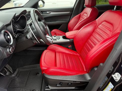 Used 2022 Alfa Romeo Stelvio Veloce AWD/4WD image 16