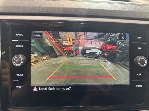 Used 2021 Volkswagen Atlas SEL Premium image 21