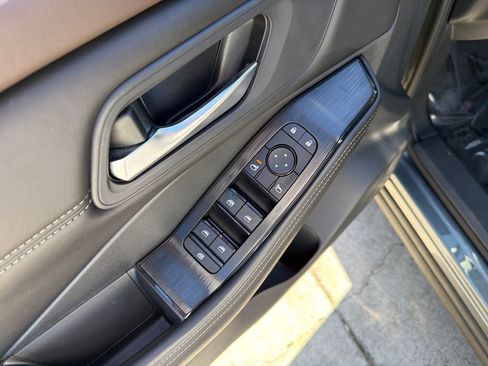 Used 2023 Nissan Rogue SV w/ SV Premium Package image 12