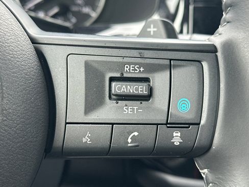 Certified 2025 Nissan Pathfinder SV image 39