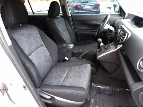 Used 2011 Scion xB image 16