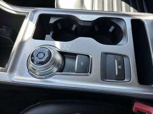 Used 2023 Ford Edge SEL image 28