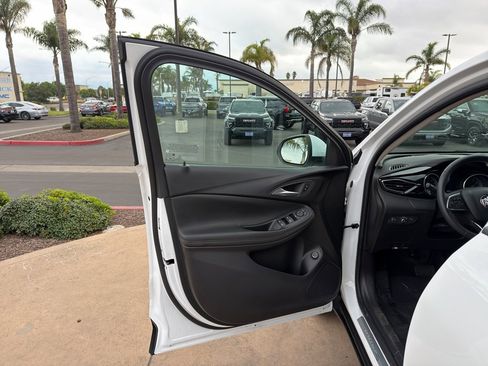 Used 2022 Buick Encore GX Select image 11