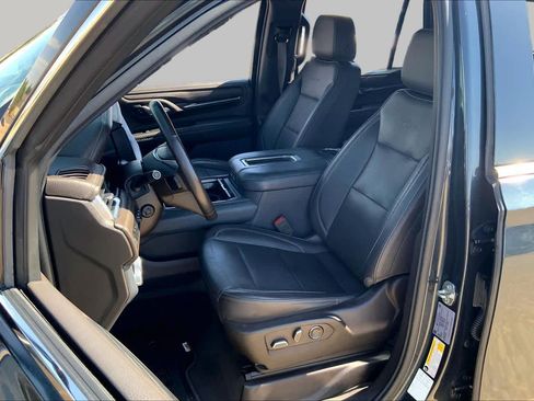 Used 2021 GMC Yukon Denali w/ Denali Premium Package AWD/4WD image 8