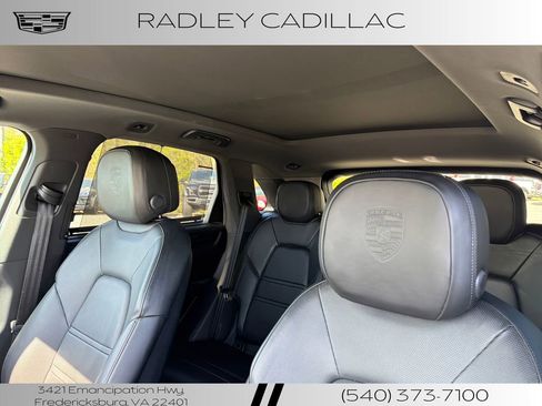 Used 2023 Porsche Cayenne AWD/4WD image 2