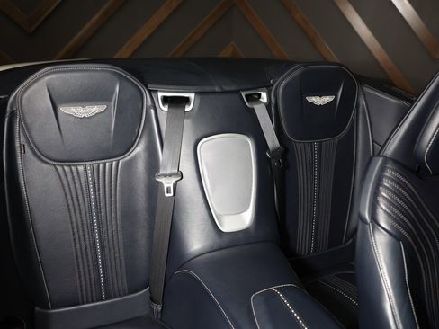Used 2019 Aston Martin DB11 Volante image 41