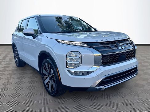 New 2026 Mitsubishi Outlander SE image 3