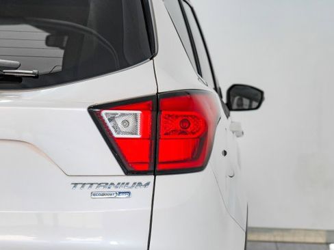 Used 2019 Ford Escape Titanium image 44