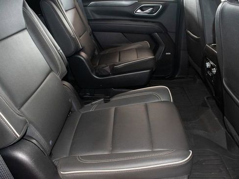 Used 2023 GMC Yukon SLT w/ SLT Luxury Package AWD/4WD image 12
