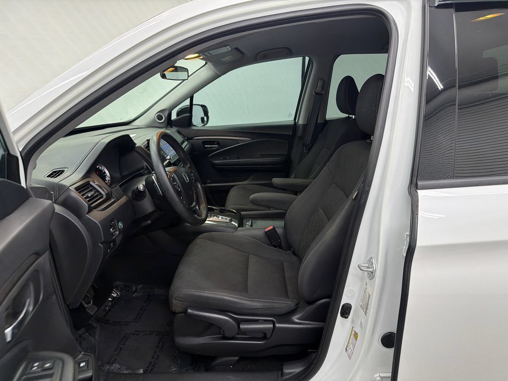 Used 2021 Honda Ridgeline Sport image 9