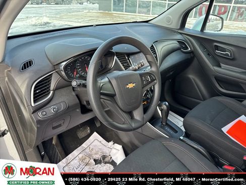 Used 2020 Chevrolet Trax LS image 12