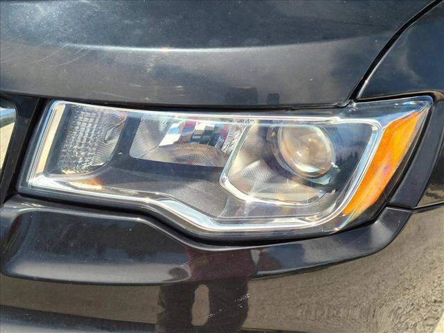 Used 2020 Jeep Grand Cherokee Limited RWD image 9