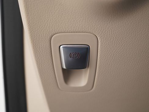 Used 2022 Mercedes-Benz GLC 300 4MATIC image 30