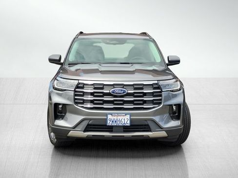 Used 2026 Ford Explorer Active w/ Active Comfort Package AWD/4WD image 2