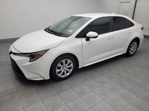 Used 2024 Toyota Corolla LE FWD image 2